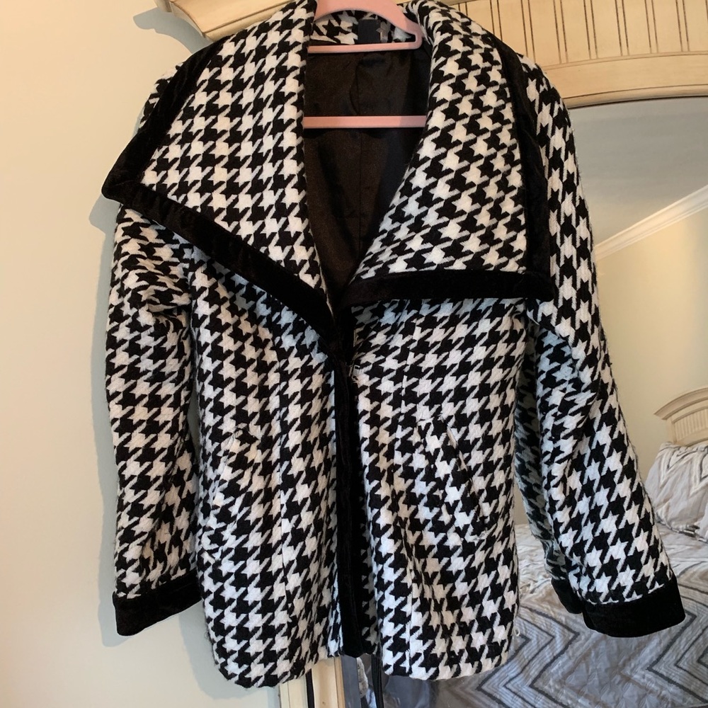 Houndstooth coat
